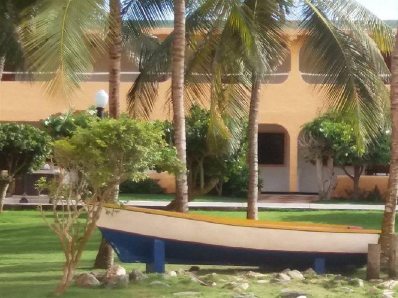 Portofino Complex Hotel Playa El Agua Exterior photo
