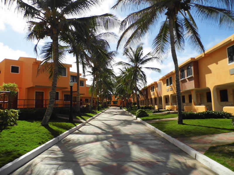 Portofino Complex Hotel Playa El Agua Exterior photo
